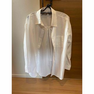 ジーユー(GU)のGU オーバーサイズシャツ　白　M(シャツ/ブラウス(長袖/七分))