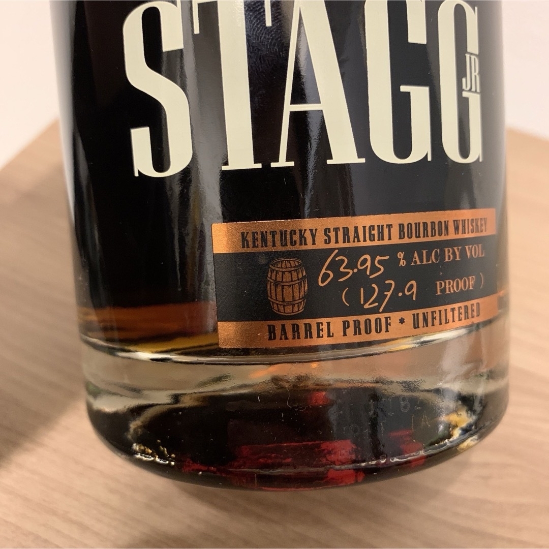 サントリー(サントリー)のstagg ジョージTスタッグ750ml【最終価格】 食品/飲料/酒の酒(ウイスキー)の商品写真