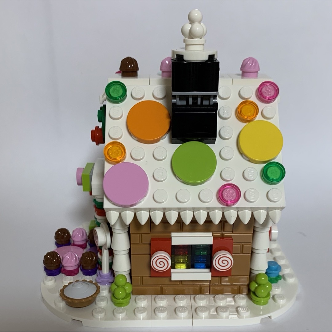 Lego(レゴ)のLEGO 40139 ジンジャーブレッドハウス　お菓子の家 キッズ/ベビー/マタニティのおもちゃ(知育玩具)の商品写真