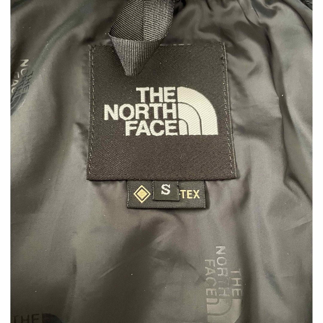 THE NORTH FACE(ザノースフェイス)の新品未使用 Mountain Light Jacket Sサイズ ブラック メンズのジャケット/アウター(マウンテンパーカー)の商品写真