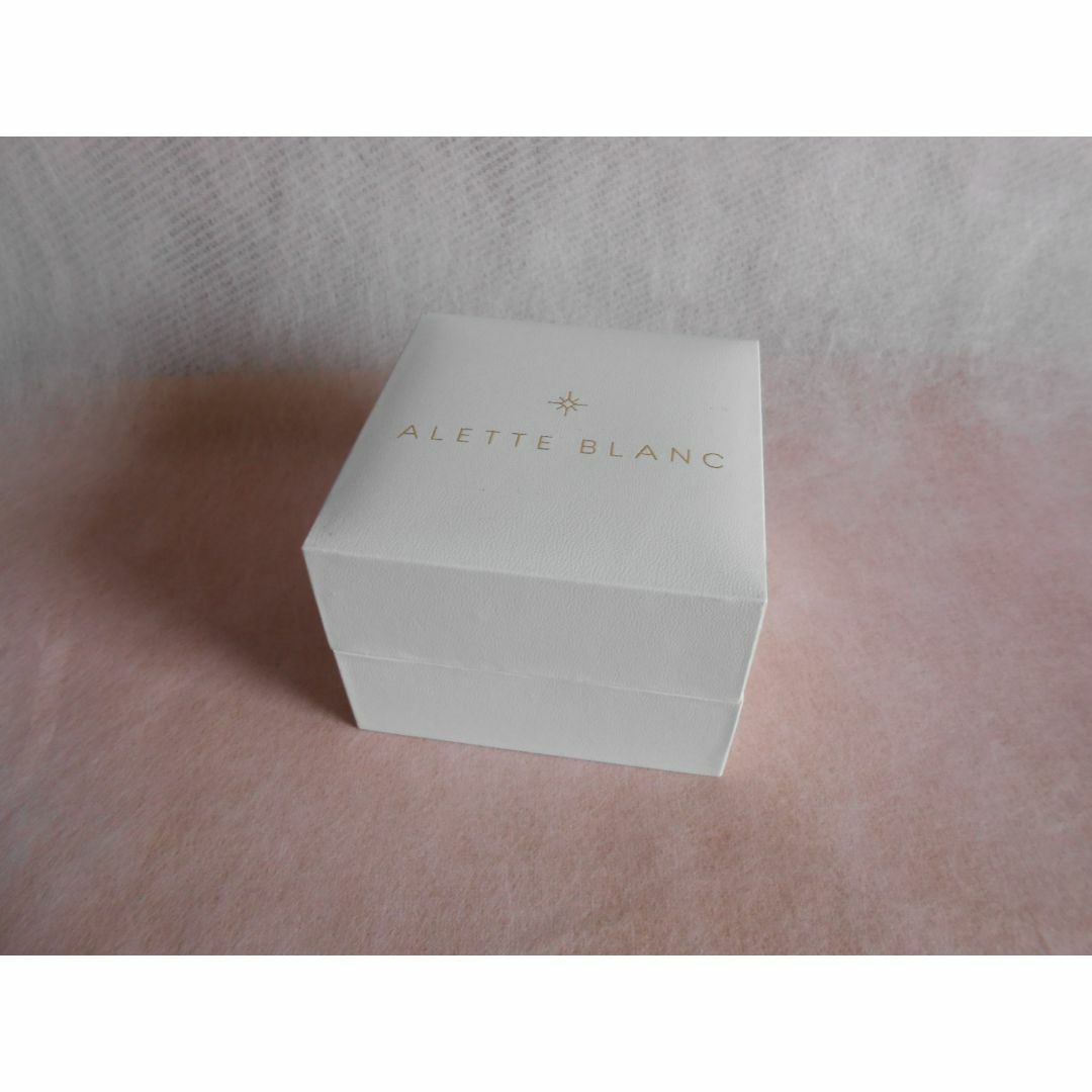 ALETTE BLANC - スワロフスキー6個 ALETTE BLANC Lilyブラック ALETTE BLANC - スワロフスキー6個 ALETTE BLANC Lilyブラック