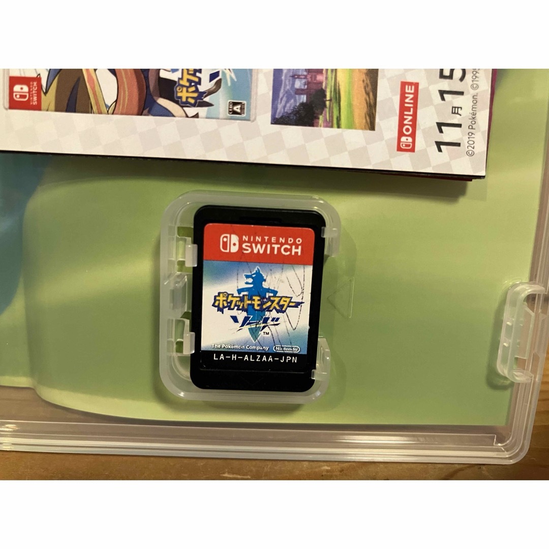 Nintendo Switch(ニンテンドースイッチ)のポケモン ソード エンタメ/ホビーのゲームソフト/ゲーム機本体(家庭用ゲームソフト)の商品写真