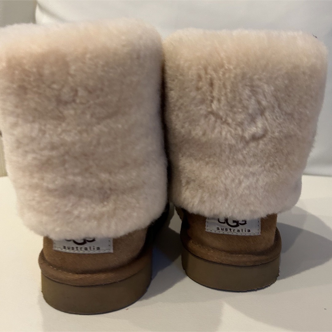 UGG(アグ)の専用⭐︎売り切り⭐︎uggムートンブーツ⭐︎エリー22センチベージュ レディースの靴/シューズ(ブーツ)の商品写真