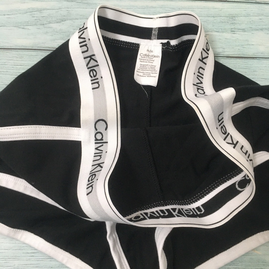 Calvin Klein(カルバンクライン)のカルバンクライン　ショートパンツ　レディース　黒　Sサイズ レディースのパンツ(ショートパンツ)の商品写真