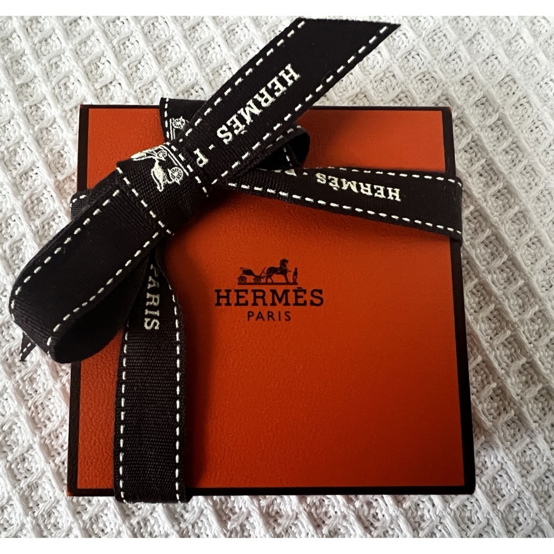 Hermes(エルメス)のエルメス フェイスパウダー コスメ/美容のベースメイク/化粧品(フェイスパウダー)の商品写真