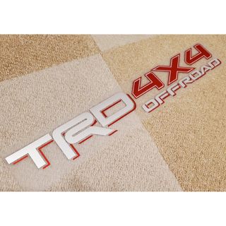 【特注短尺版】トヨタ■TRD OFFROAD ４×４ ステッカー 銀赤版 1枚組(車外アクセサリ)