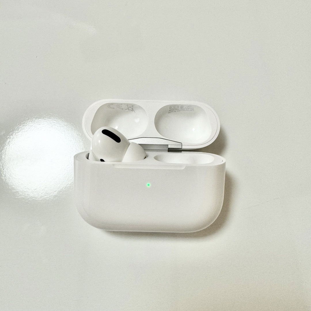 ヘッドフォン/イヤフォンAirPods Pro 片耳 左 ケース付