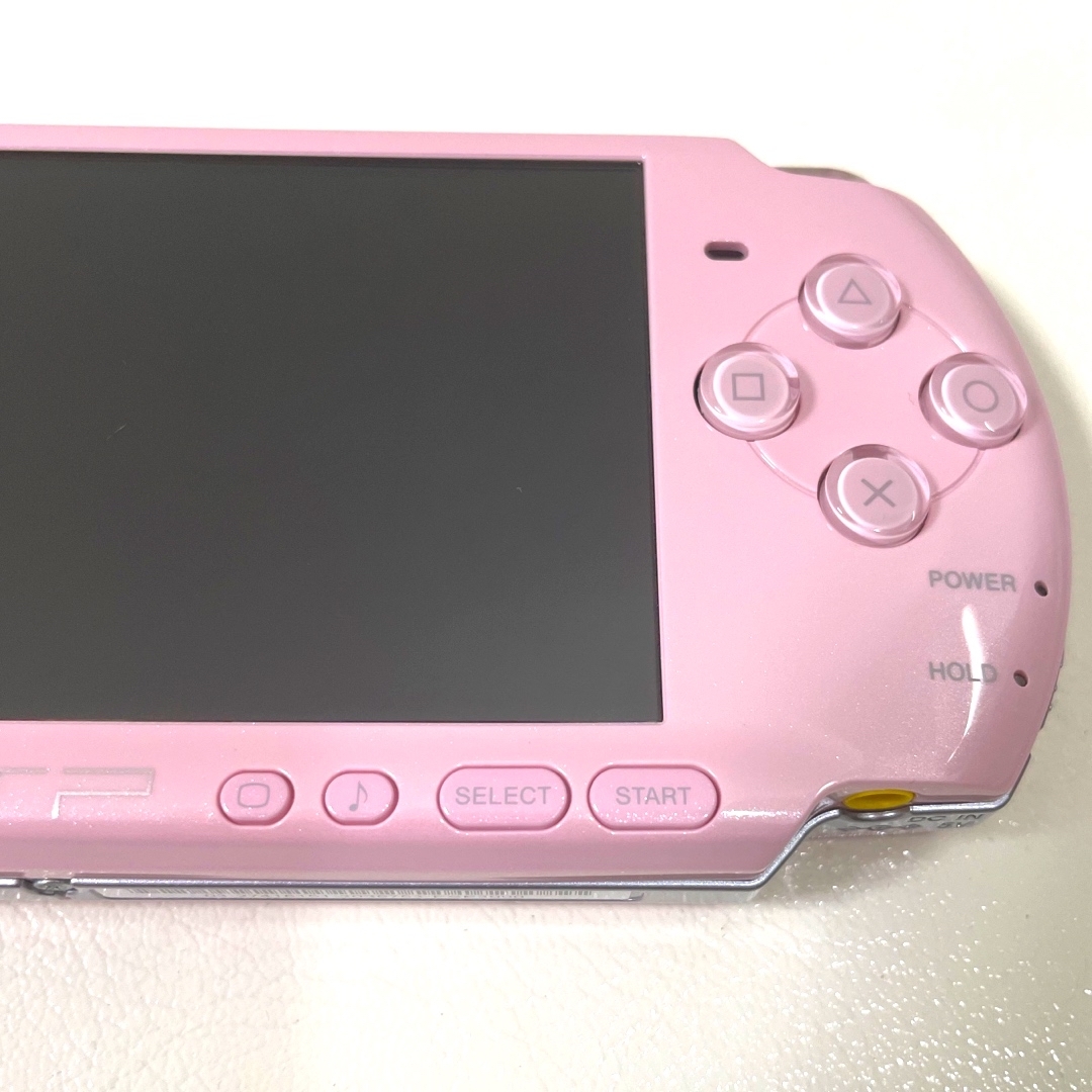 PlayStation Portable(プレイステーションポータブル)のPSP 3000 ブロッサム ピンク 本体 PSP-3000ZP ソニー エンタメ/ホビーのゲームソフト/ゲーム機本体(携帯用ゲーム機本体)の商品写真