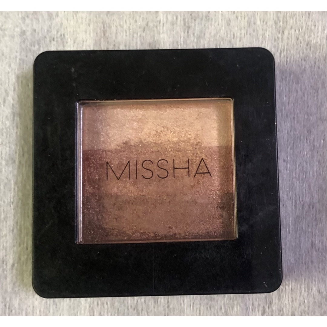 MISSHA(ミシャ)のMISSHA ミシャ トリプルシャドウ No.3 モカベージュ コスメ/美容のベースメイク/化粧品(アイシャドウ)の商品写真