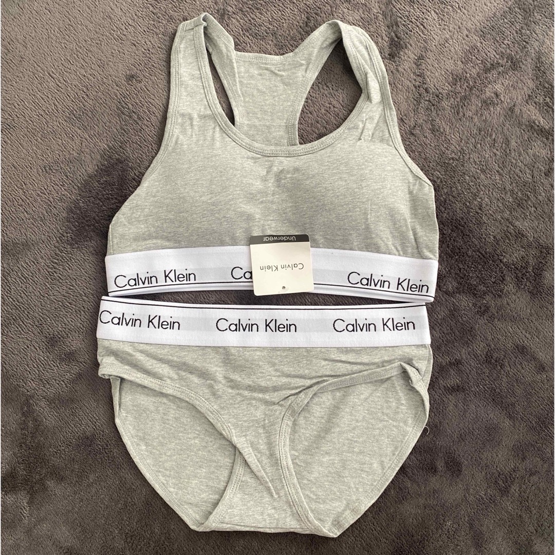 Calvin Klein(カルバンクライン)のカルバンクラインブラセット レディースの下着/アンダーウェア(ブラ&ショーツセット)の商品写真