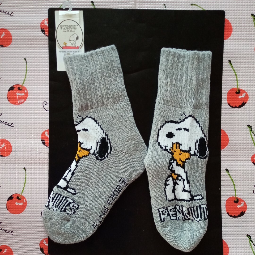 PEANUTS(ピーナッツ)の☃❄SNOOPYのふわふわ内側パイルソックス。【完売品】 レディースのレッグウェア(ソックス)の商品写真