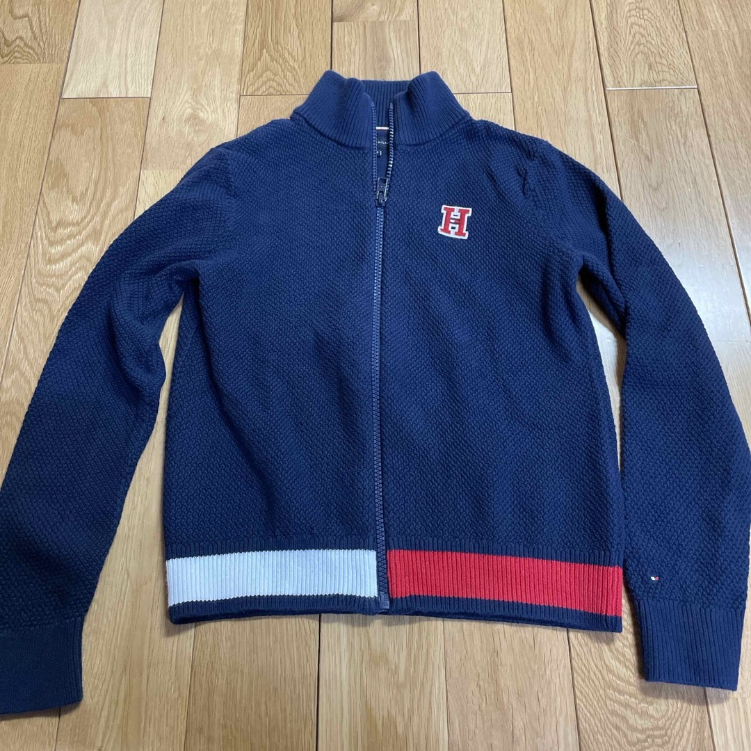 TOMMY HILFIGER(トミーヒルフィガー)のトミーヒルフィガー　長袖　上着　サイズ128 キッズ/ベビー/マタニティのキッズ服男の子用(90cm~)(Tシャツ/カットソー)の商品写真