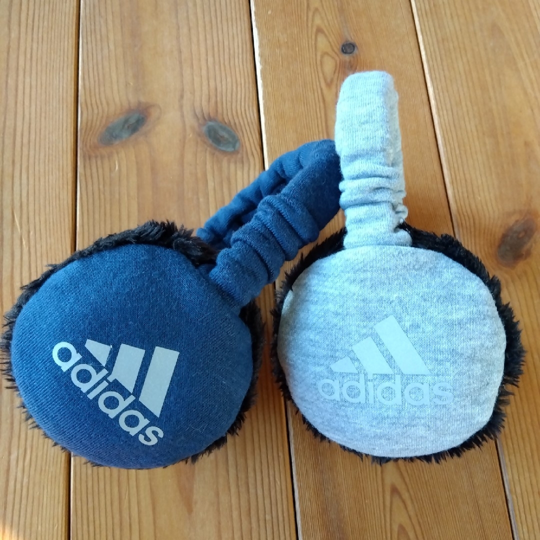 adidas(アディダス)のキッズ　イヤーマフラー　２個　ネイビー　グレー キッズ/ベビー/マタニティのこども用ファッション小物(その他)の商品写真