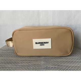 バーバリー(BURBERRY)の【BURBERRY】バーバリー ノベルティ トラベルポーチ①【新品未使用】(ポーチ)