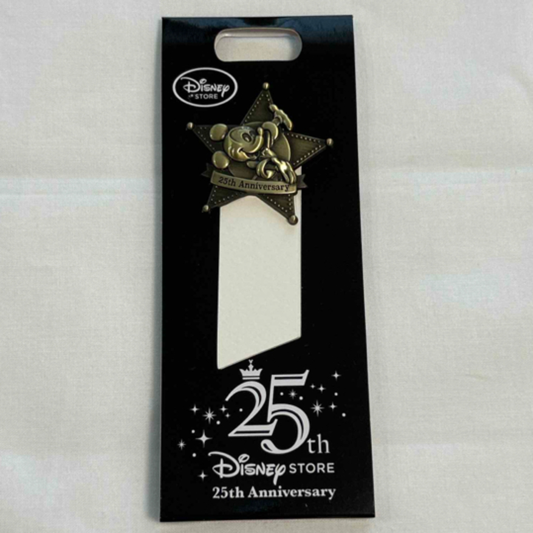 Disney(ディズニー)のミッキーマウス ピンバッジ ディズニーストア25周年 エンタメ/ホビーのアニメグッズ(バッジ/ピンバッジ)の商品写真