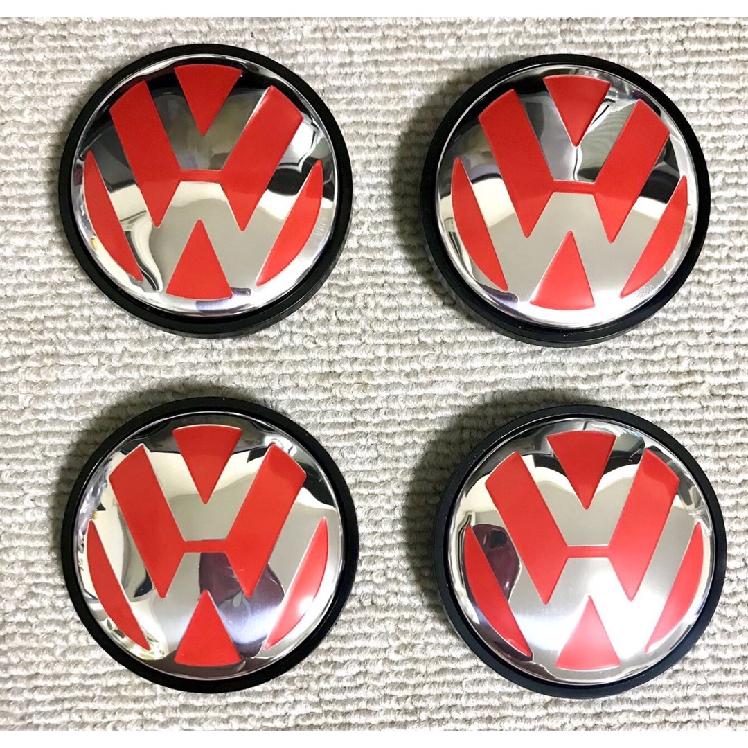 Volkswagen(フォルクスワーゲン)のフォルクスワーゲン　ホイールセンターキャップ　レッド　56mm ホイールキャップ 自動車/バイクの自動車(車外アクセサリ)の商品写真