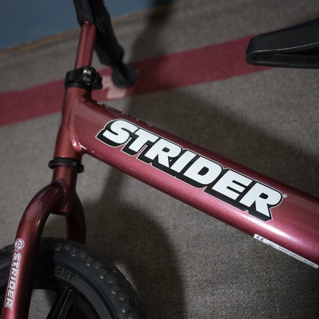 STRIDA(ストライダ)のストライダープロ　メタリックマルーン　STRIDER PRO アルミフレーム エンタメ/ホビーのテーブルゲーム/ホビー(三輪車/乗り物)の商品写真