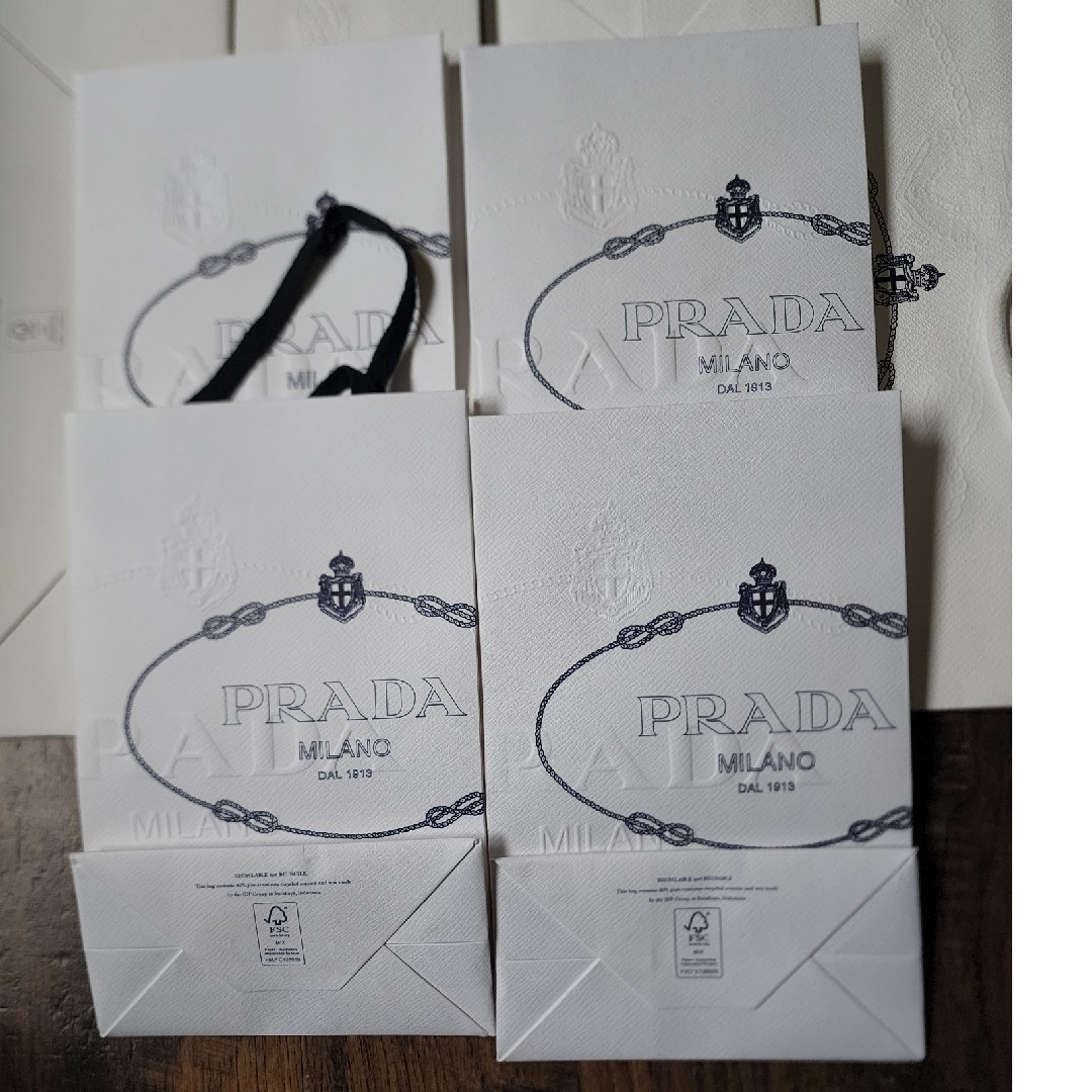 PRADA(プラダ)のSHOP袋　　PRADA レディースのバッグ(ショップ袋)の商品写真