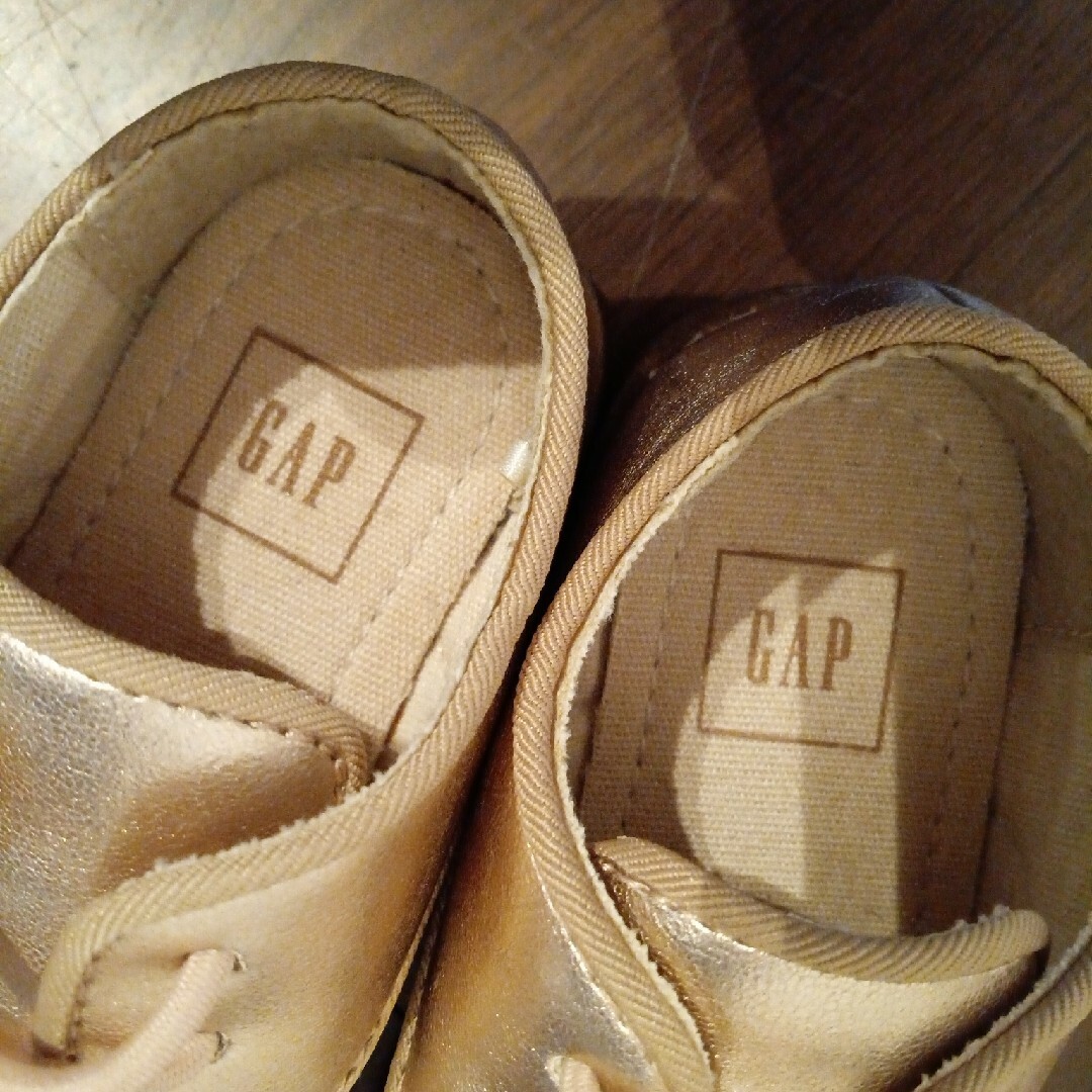 babyGAP(ベビーギャップ)のbabyGAPシューズ キッズ/ベビー/マタニティのベビー靴/シューズ(~14cm)(フラットシューズ)の商品写真