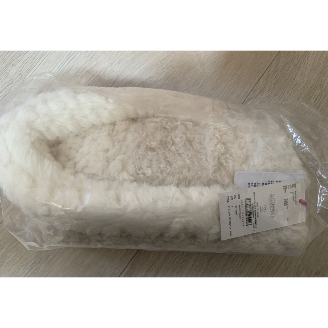 fur fur(ファーファー)のfurfur  ファーファー　ファーハンドバッグ　ホワイト レディースのバッグ(ハンドバッグ)の商品写真