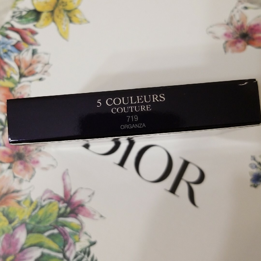 Christian Dior(クリスチャンディオール)の新品未開封  限定  Dior サンククルール クチュール 719 コスメ/美容のベースメイク/化粧品(アイシャドウ)の商品写真