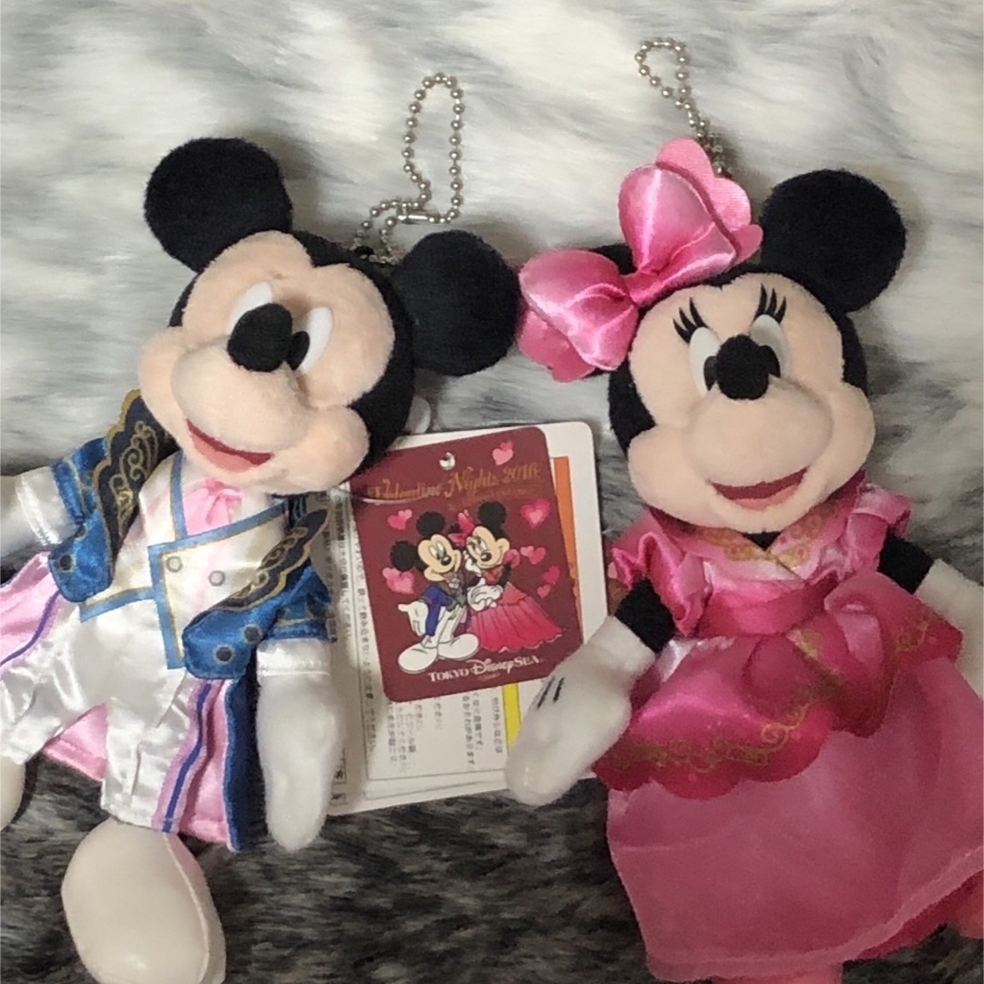 Disney(ディズニー)の【used】ぬいぐるみバッジ　ミッキー　ミニー　バレンタインナイト　2016 エンタメ/ホビーのおもちゃ/ぬいぐるみ(ぬいぐるみ)の商品写真