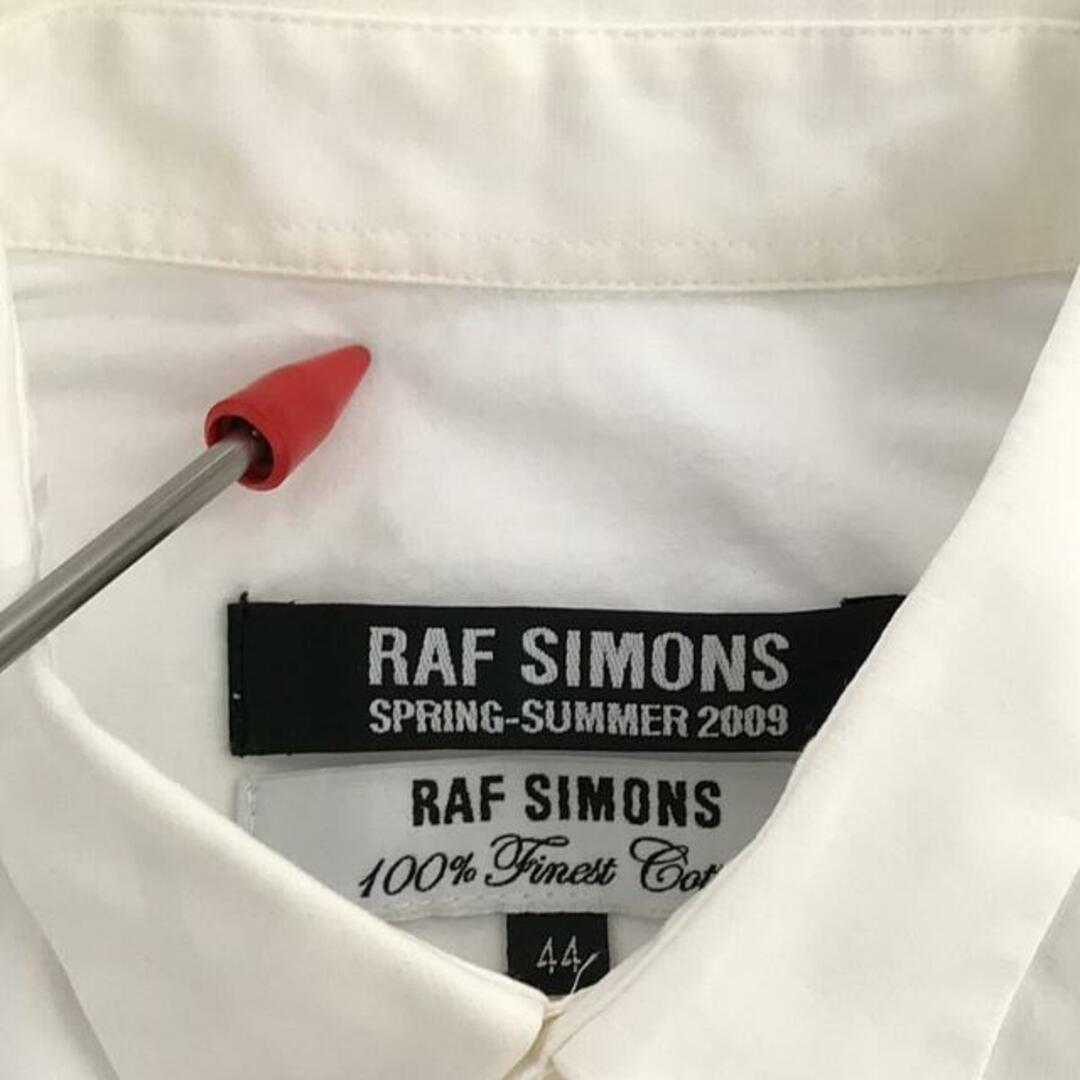 RAF SIMONS(ラフシモンズ)のRAF SIMONS / ラフシモンズ | R刺しゅう ボタンダウン 半袖シャツ | 44 | ホワイト | メンズ メンズのトップス(Tシャツ/カットソー(半袖/袖なし))の商品写真