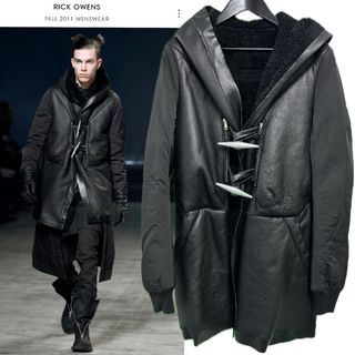 リックオウエンス(Rick Owens)の【美品】Rick Owens 2011AW ムートンレザー ダッフルコート 黒(ダッフルコート)