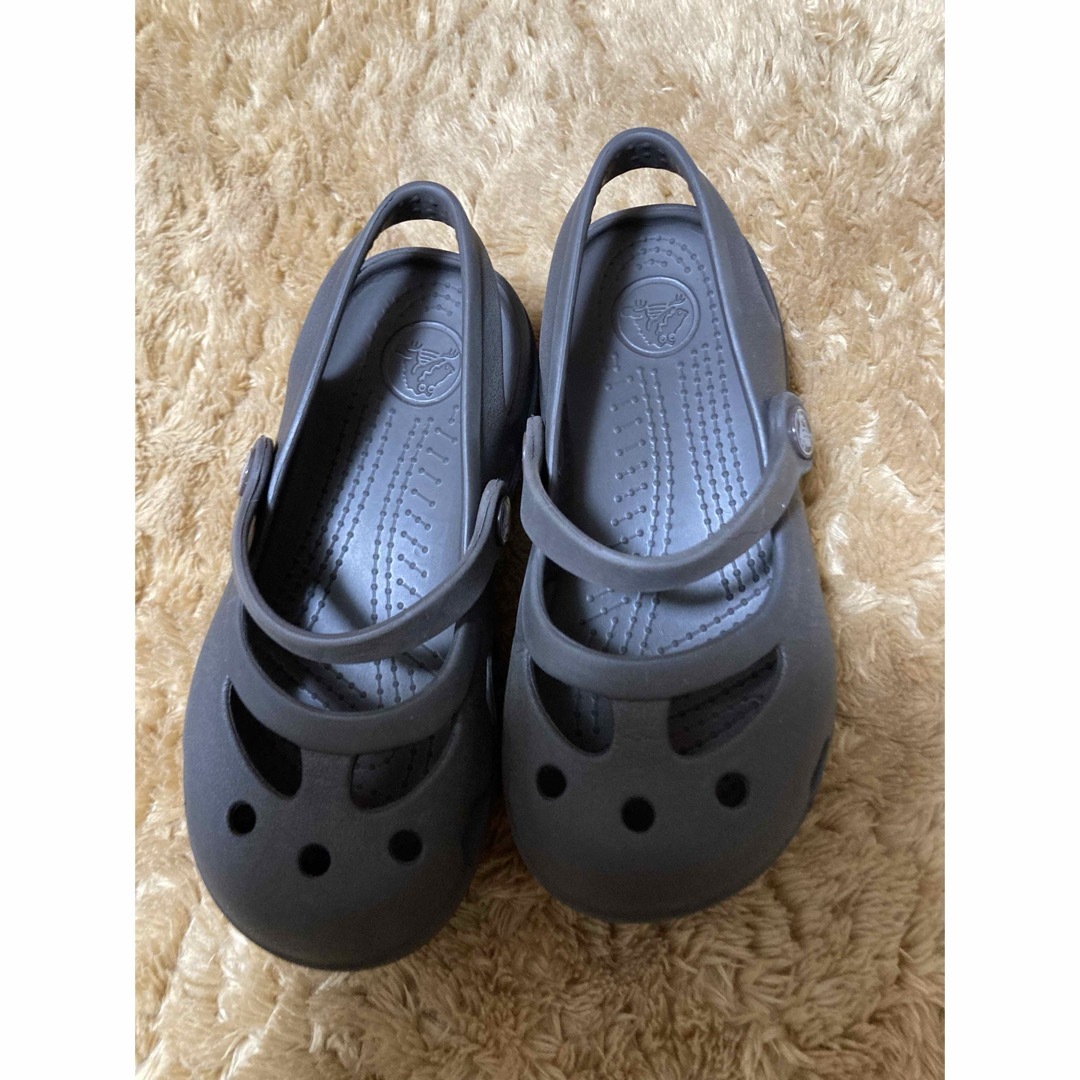 crocs(クロックス)のクロックス 女児 サンダル美品 キッズ/ベビー/マタニティのベビー靴/シューズ(~14cm)(サンダル)の商品写真