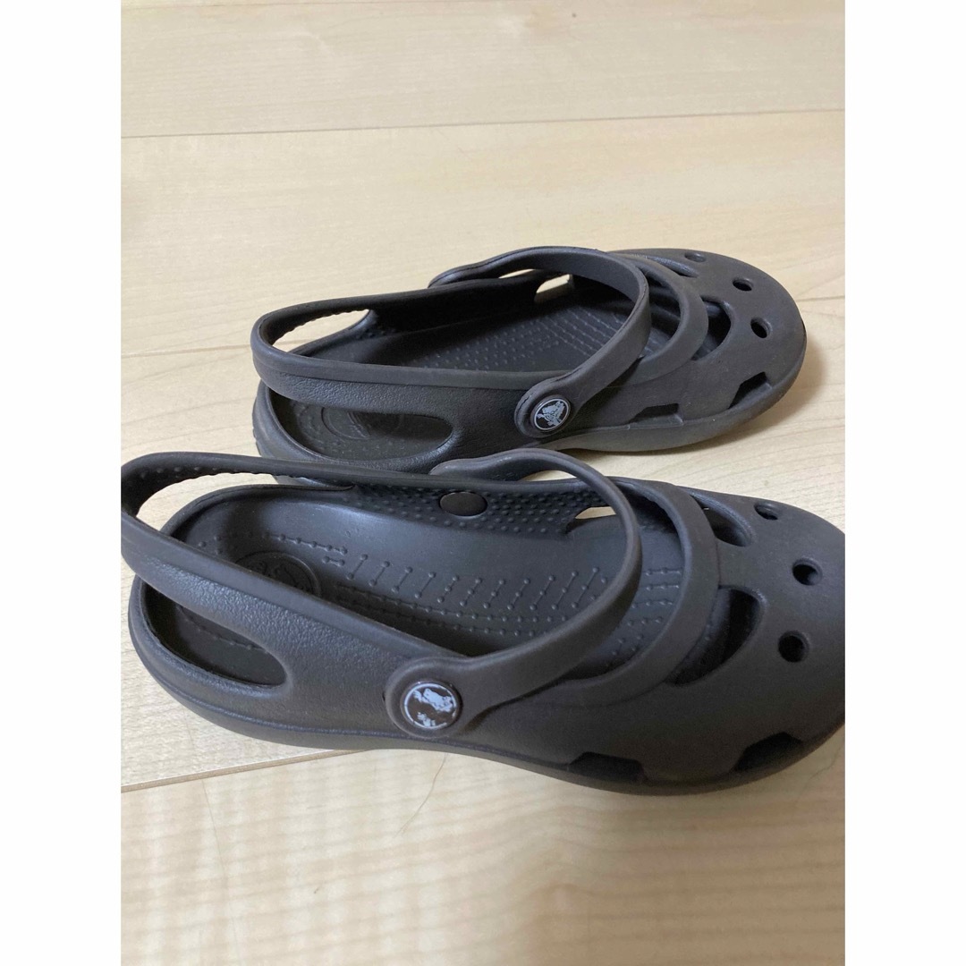 crocs(クロックス)のクロックス 女児 サンダル美品 キッズ/ベビー/マタニティのベビー靴/シューズ(~14cm)(サンダル)の商品写真