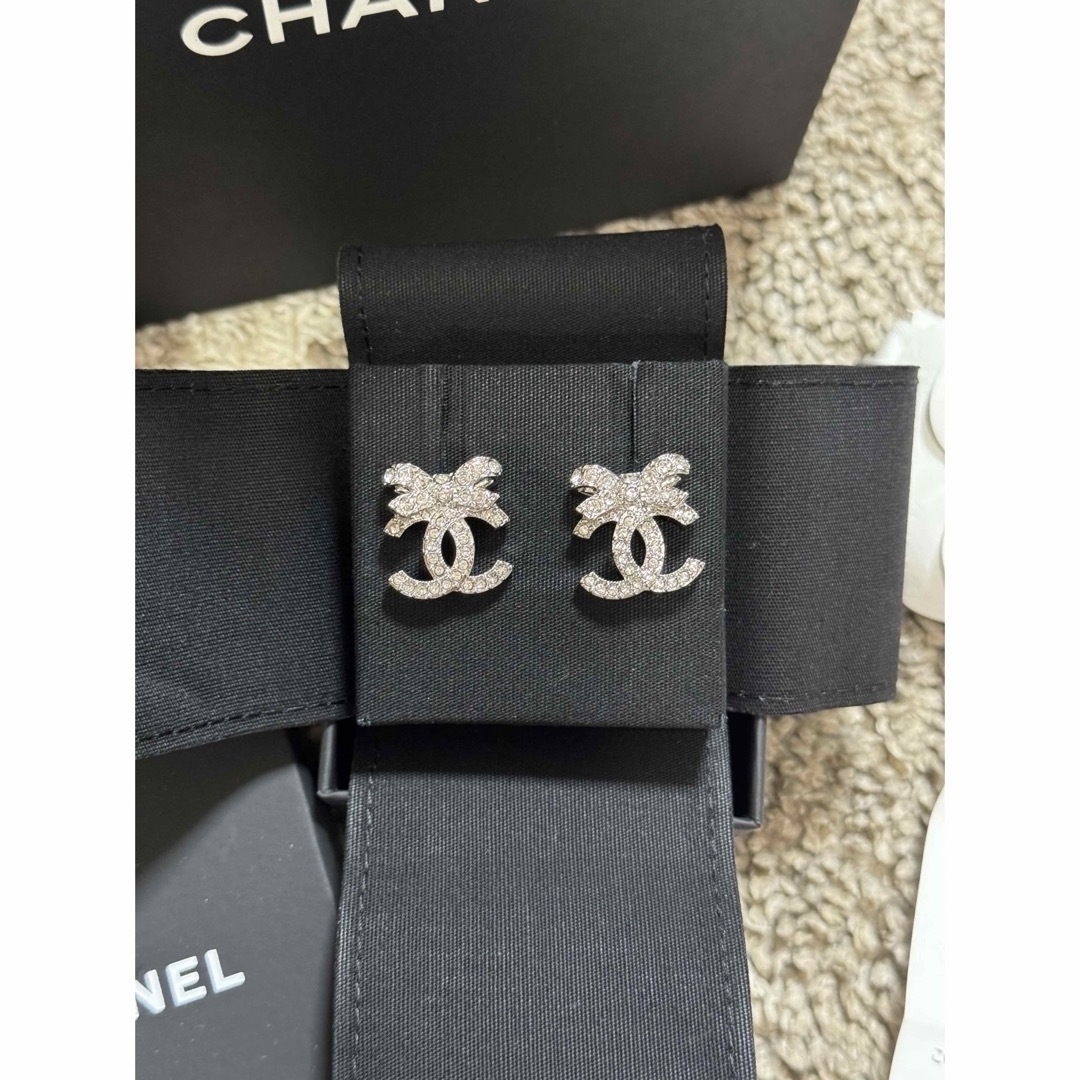 CHANEL✨シャネルB24V新作ピアス⭐︎CCマークリボンピアス