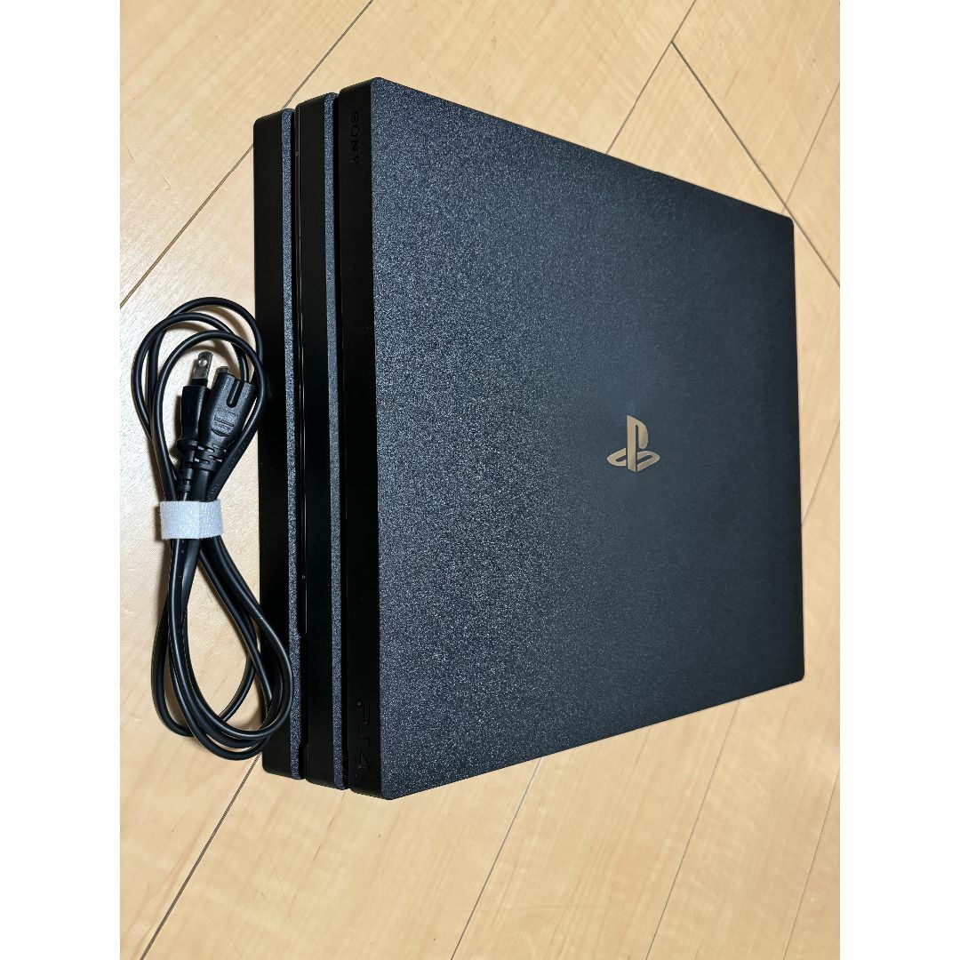 SONY(ソニー)の[11.02] PS4 Pro/CUH-7200B/1TB エンタメ/ホビーのゲームソフト/ゲーム機本体(家庭用ゲーム機本体)の商品写真