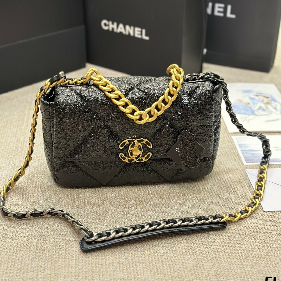 CHANEL - 早い者勝ち♬ CHANEL シャネル チェーンバッグの通販 by