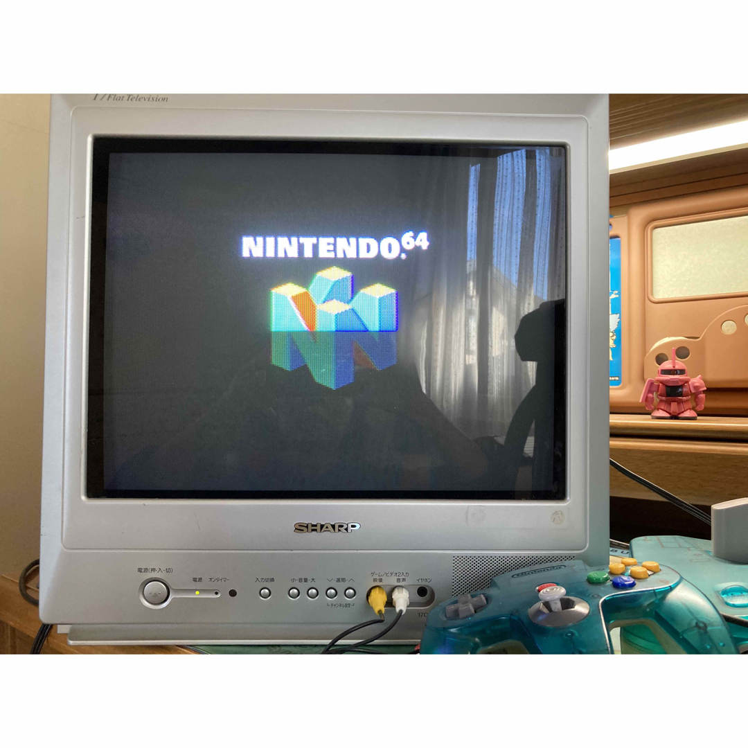 NINTENDO 64(ニンテンドウ64)のNintendo64  クリアブルー エンタメ/ホビーのゲームソフト/ゲーム機本体(家庭用ゲーム機本体)の商品写真