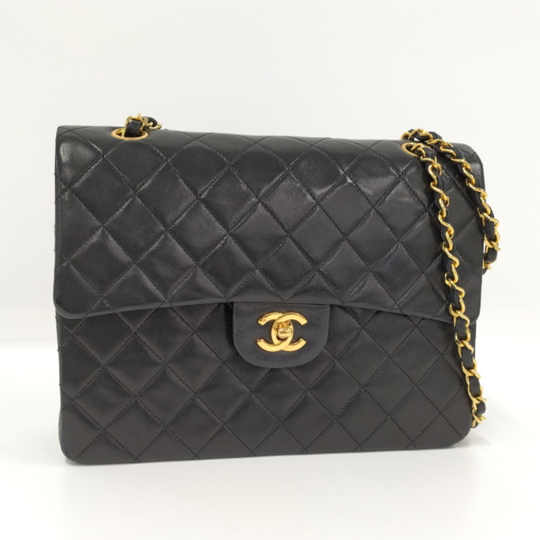 CHANEL マトラッセ26 チェーンショルダーバッグ ラムスキン レザーブラック素材ライン