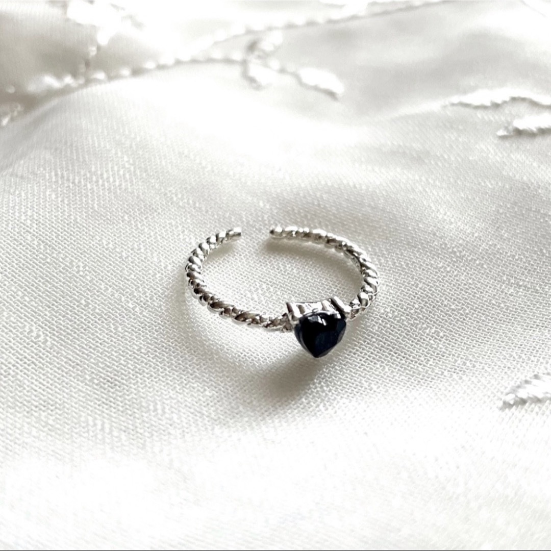 オニキスブラッククォーツリング シルバー ビジュー 指輪 フリーサイズ 上品 レディースのアクセサリー(リング(指輪))の商品写真