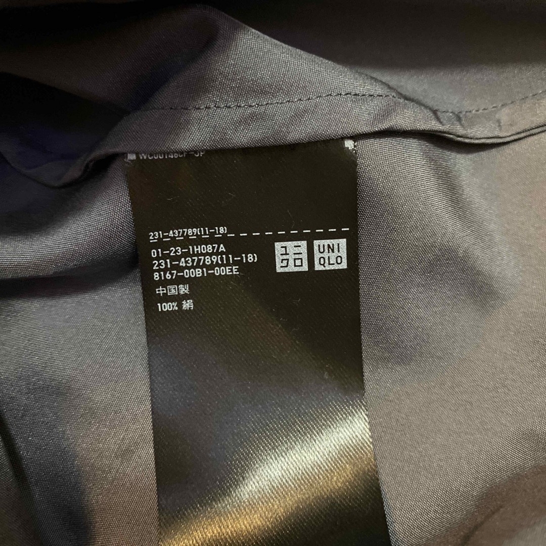UNIQLO(ユニクロ)のユニクロ＋J シルク100%シャツ　グレー　Lサイズ レディースのトップス(シャツ/ブラウス(長袖/七分))の商品写真