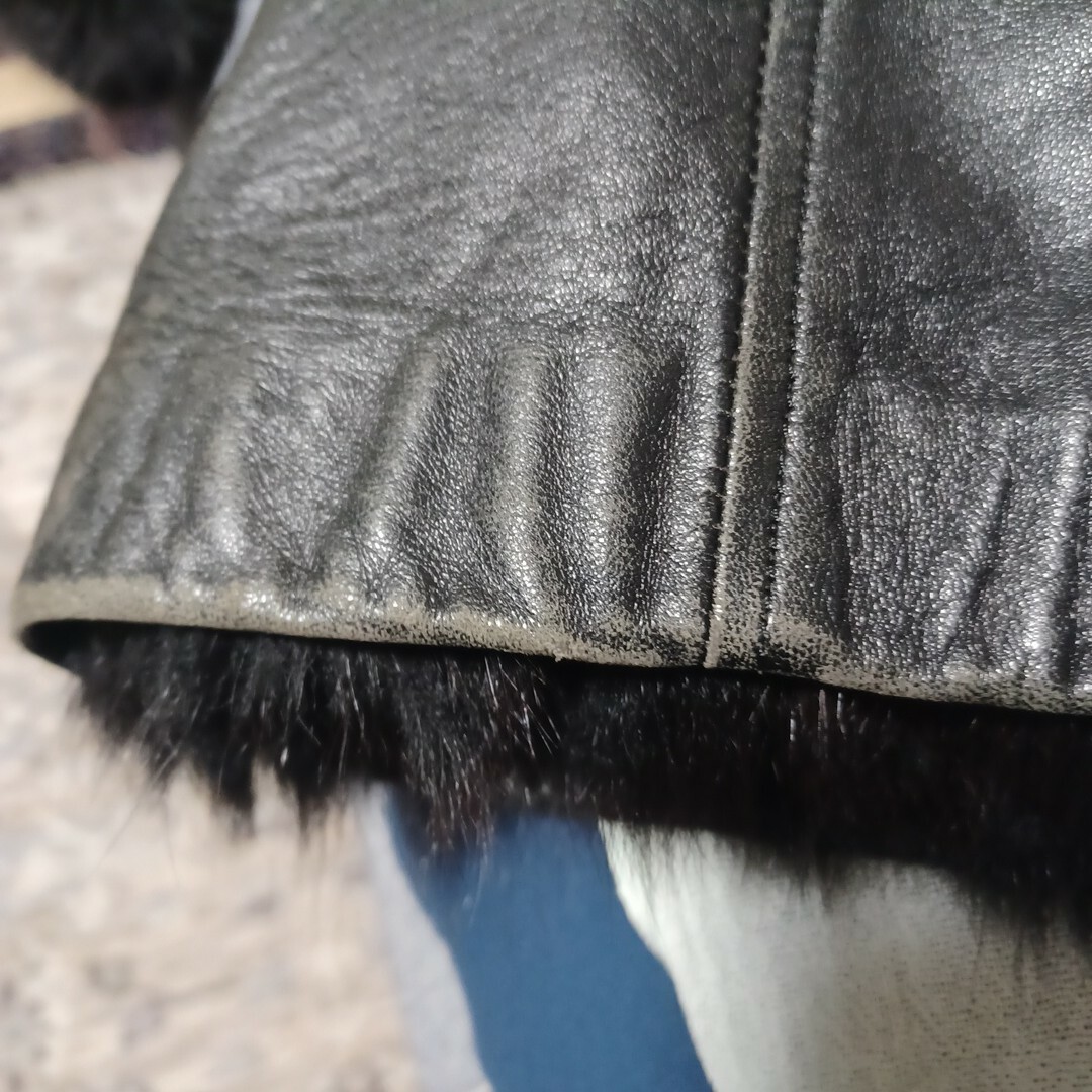 牛革、フォックス毛皮(コート裏) レディースのジャケット/アウター(毛皮/ファーコート)の商品写真