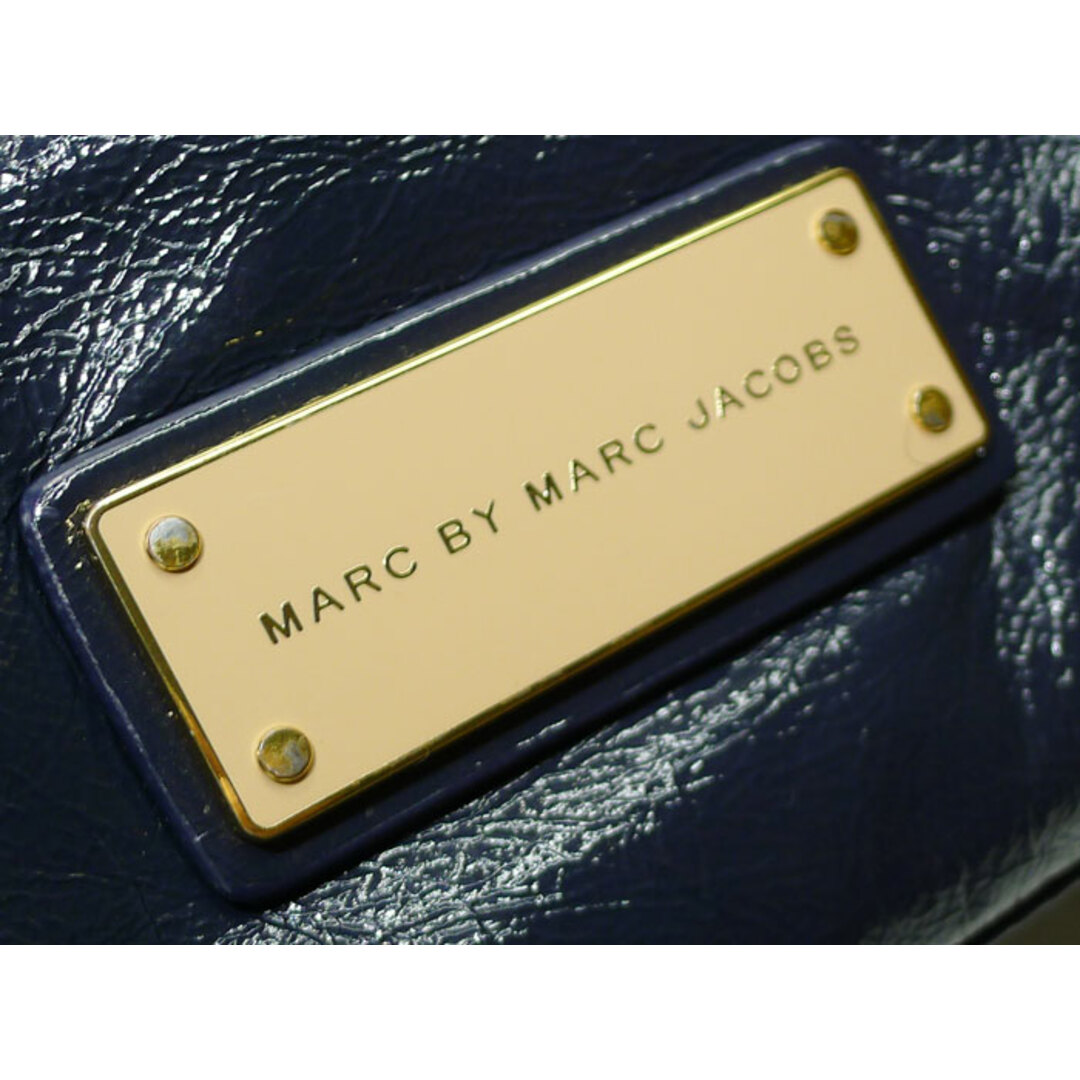 MARC JACOBS(マークジェイコブス)のMARC BY MARC JACOBS トートバッグ パテントレザー ネイビー レディースのバッグ(トートバッグ)の商品写真