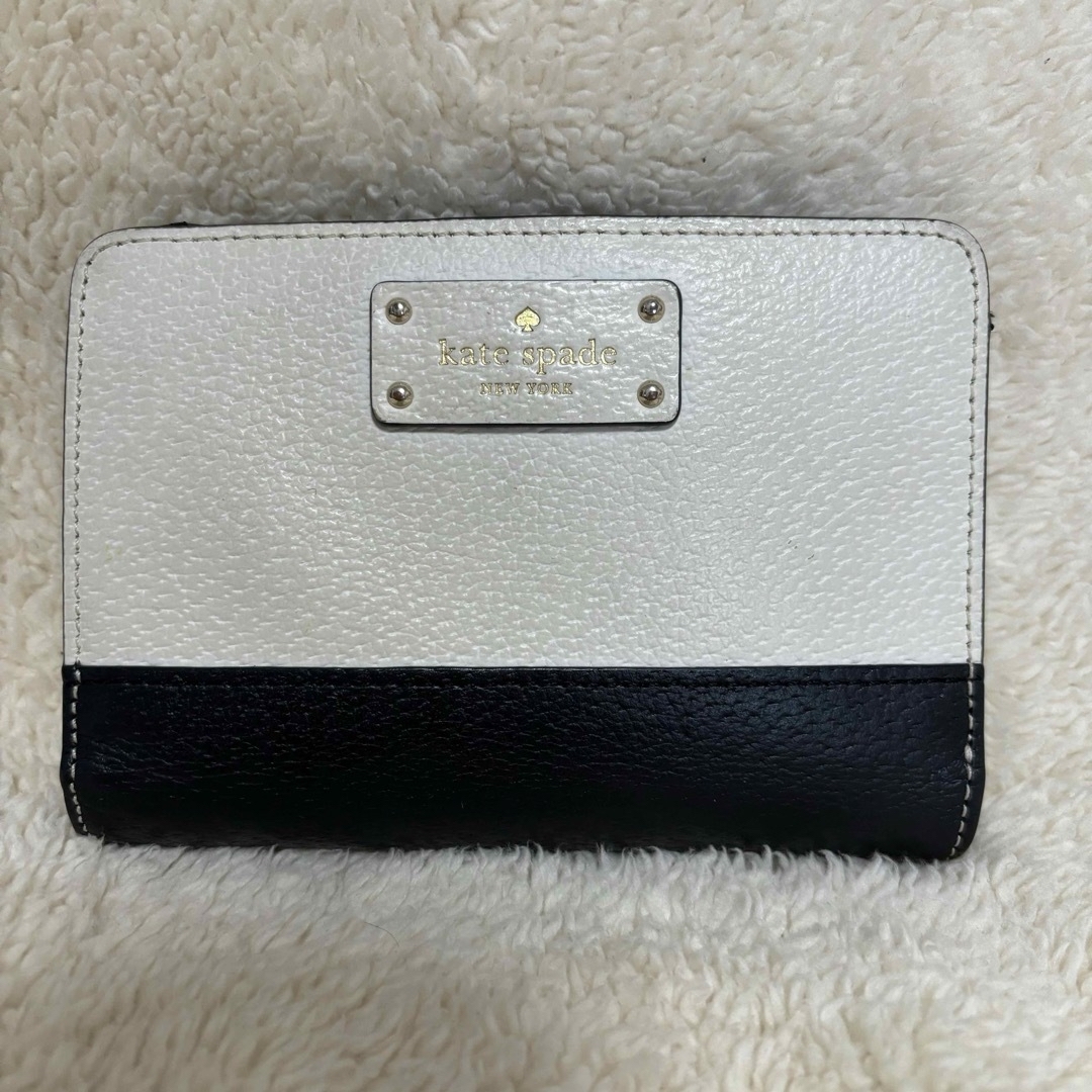 kate spade new york(ケイトスペードニューヨーク)のkate spade NEW YORK バイカラー　二つ折り財布　ミニ財布 レディースのファッション小物(財布)の商品写真