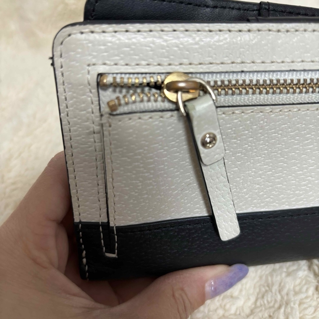 kate spade new york(ケイトスペードニューヨーク)のkate spade NEW YORK バイカラー　二つ折り財布　ミニ財布 レディースのファッション小物(財布)の商品写真