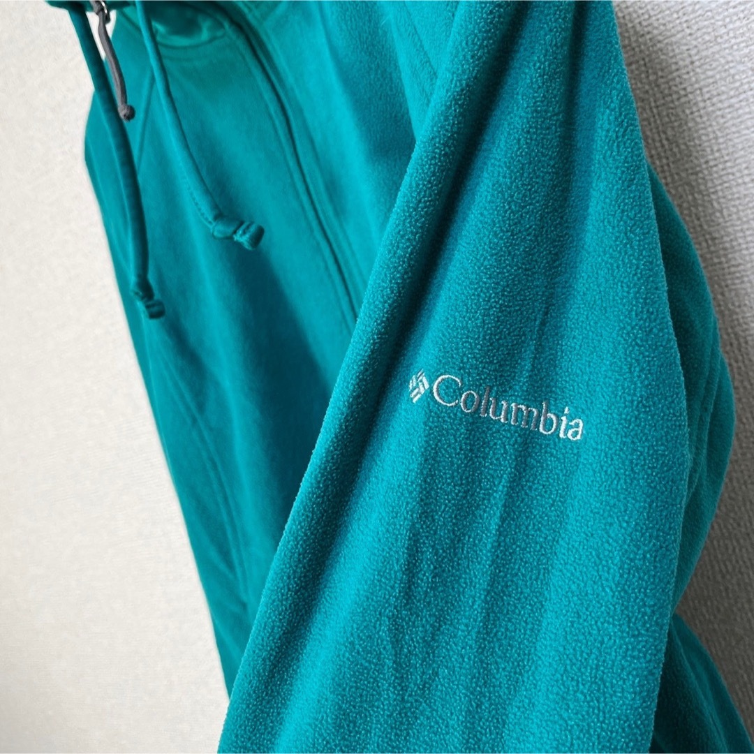 Columbia(コロンビア)の【コロンビア】フリース　パーカー　緑グリーン　刺繍　ワンポイントロゴ　１H メンズのトップス(パーカー)の商品写真