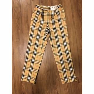 バーバリー(BURBERRY)の【新品　未使用　タグ付き】バーバリー　チェックパンツ(チノパン)