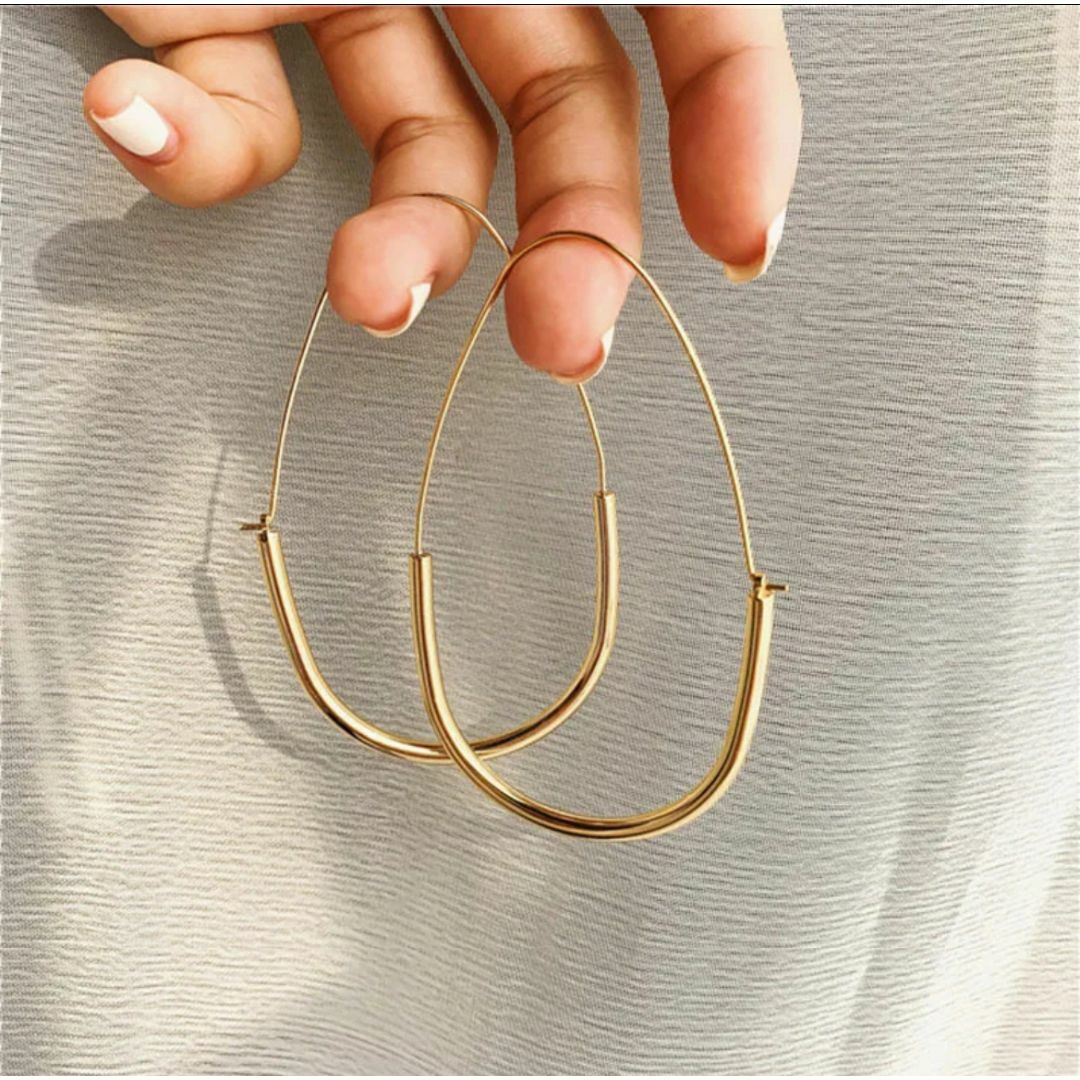 oval hoop pierce　トゥモローランド トゥデイフル ザラ　お好きに レディースのアクセサリー(ピアス)の商品写真