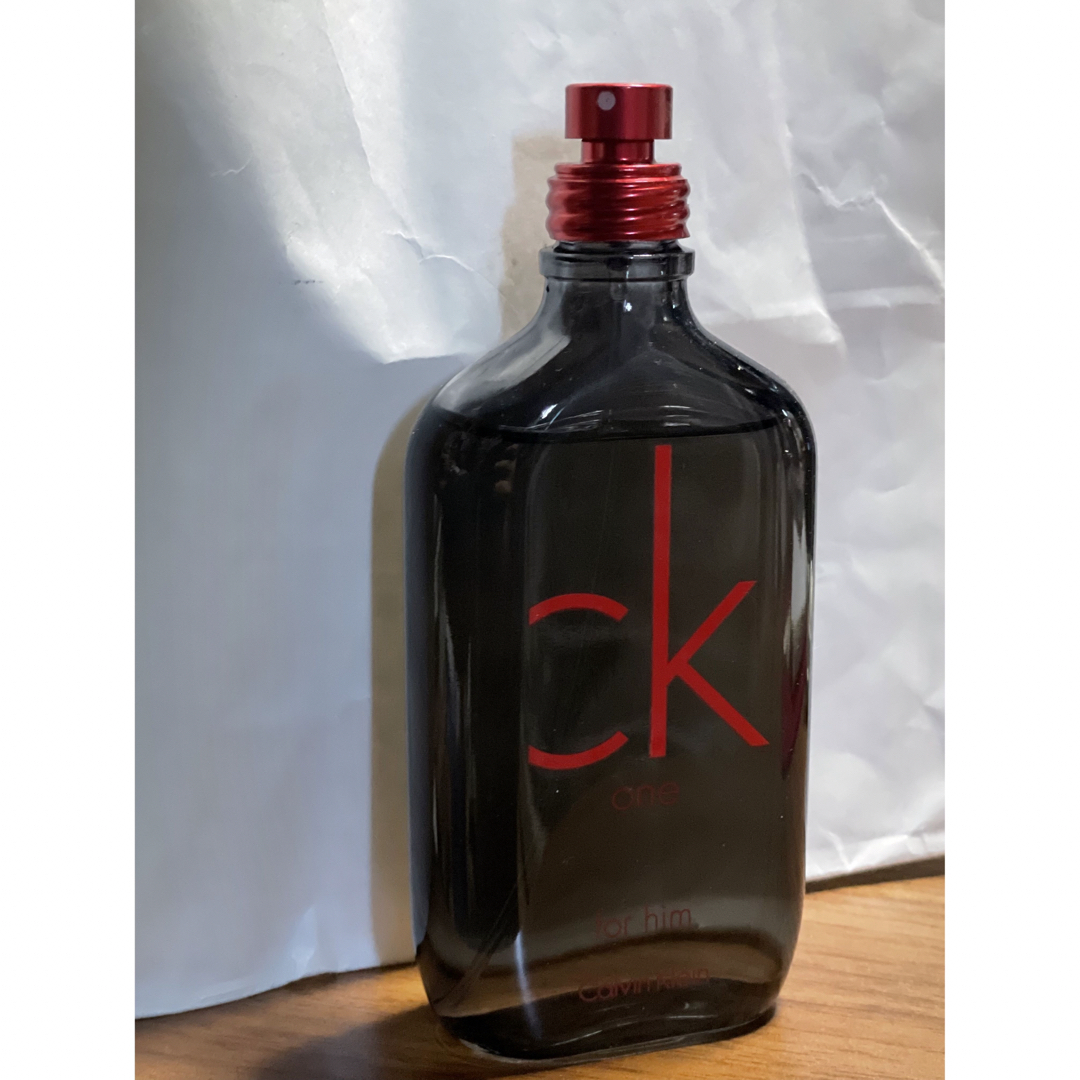 ck Calvin Klein(シーケーカルバンクライン)のCalvin Klein CK one red for him 100ml コスメ/美容の香水(香水(男性用))の商品写真