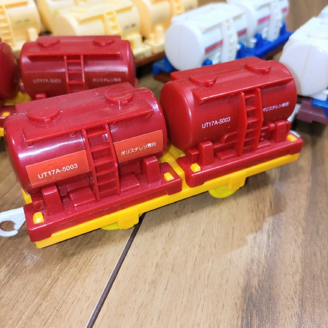 プラレール 貨物貨車6両 エンタメ/ホビーのおもちゃ/ぬいぐるみ(鉄道模型)の商品写真