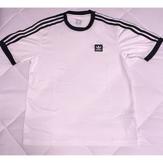 アディダス(adidas)のadidas Tシャツ(Tシャツ(半袖/袖なし))