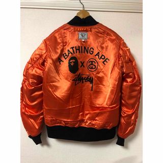 アベイシングエイプ(A BATHING APE)の希少完売品　アベイシングエイプ × ステューシー　ミリタリーブルゾン　2way(スタジャン)