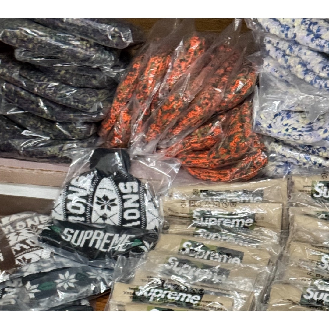 Supreme Snow Beanie