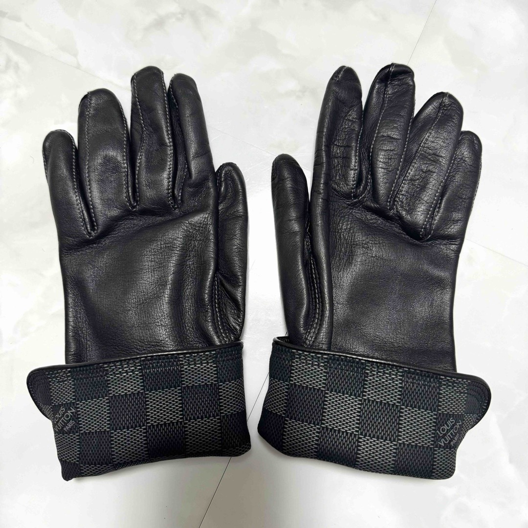 LOUIS VUITTON(ルイヴィトン)の本物 美品 ルイヴィトン ダミエグラフィット切替 ラムレザー グローブ 黒7.5 メンズのファッション小物(手袋)の商品写真